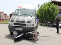 İşçi Servisi İle Motosiklet Çarpıştı: 1 Yaralı