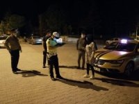 Emet Polisi Gecede Maske Kontrolü Yapıyor