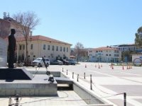 Kula’nın Ana Caddelerinde Maskesiz Dolaşmak Yasaklandı