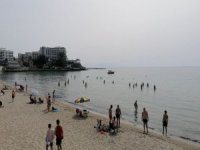 Sıcaktan Bunalan Sahile Koştu