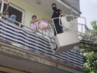 İtfaiyeden Yangın Merdivenli Doğum Günü Sürprizi