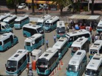 Aliağa’da Sokak Kısıtlamasında Minibüsler Dezenfekte Edildi