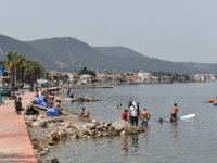 Sıcaktan Bunalanlar Soluğu Denizde Aldı