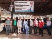 Pazarcı Esnafından Başkan Işık’a Pankartlı Teşekkür