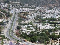 Kilometrelerce Kuyruk Oluşan Yollar Bomboş Kaldı