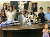 Marketten Aldıkları Özel Ekmeği Küflü Çıkan Çökyaklı Kızın İmdadına Vali Köşger Yetişti