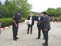 Hisarcık Protokolünden Güvenlik Güçleri İle Sağlık Ve İtfaiye Ekiplerine Bayram Ziyareti