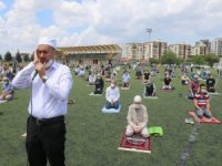 74 Gün Sonra Camilerde İlk Namaz