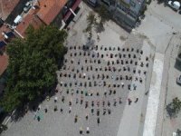 Meydanda Saf Tutup Cuma Namazını Kıldılar