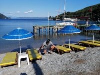 Akbük Sahili Konuklarını Bekliyor