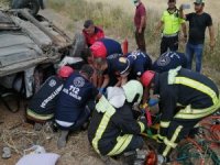 Otomobil Şarampole Yuvarlandı: 3 Yaralı