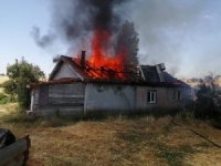 Yangında Tek Katlı Ev Kullanılmaz Hale Geldi