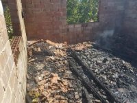 Serçin’deki Yangında Ev Kullanılmaz Hale Geldi