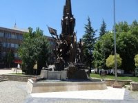 Havaların Isınmasıyla Vatandaşlar Cadde Ve Sokaklara Akın Etti