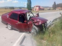 2 Otomobil Kafa Kafaya Çarpıştı: 3 Yaralı