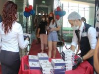 Sezonun İlk Turist Kafilesi Lokumla Karşılandı