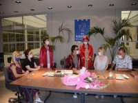 Rus Gelinin Nikahı, Başkanlık Makamında Kıyıldı