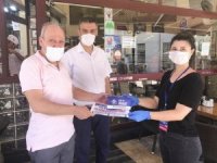 Büyükşehir Maske Ve Dezenfektan Dağıtımına Devam Ediyor