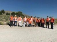 Emirdağ Gönüllüleri Çevre Temizliği Yapıyor