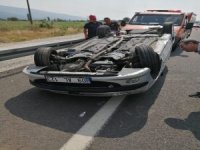 Otomobil Takla Attı, 3 Kişi Hastaneye Kaldırıldı