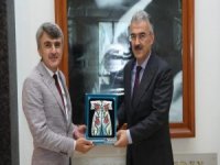 Vali Ayyıldız’a Tebrik