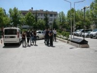 ‘Kasık Masajı Yapılır’ İlanını Gören Polis Fuhuş Operasyonu Yaptı