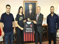 Turgutlu Belediyespor Kadın Basketbol Takımında İlk İmzalar Atıldı