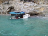 Su Alan Balıkçı Teknesindeki İki Kişiyi Sahil Güvenlik Kurtardı