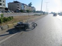 Motosiklet Yayaya Çarptı: 1’i Ağır 2 Yaralı