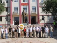 Gazetecilerden Sessiz Kutlama