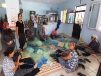 Sökeli Kadınlar Hem Örüyor, Hem Kazanıyor