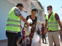 Bayram Öncesi Ailelere Et, Erzak Ve Nakit Desteğinde Bulundular