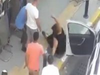 Park Yeri Yüzünden Tartıştığı Kadını Yola Savurdu