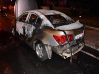 Seyir Halindeki Otomobil Alev Topuna Döndü