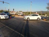 Otomobil İle Minibüs Çarpıştı 5 Yaralı