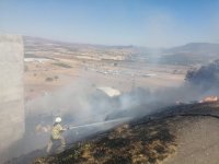 Aliağa'da yangını kontrol altında