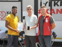 Recep uğraşkan’a 35. Kan Bağışı İçin Altın Madalya