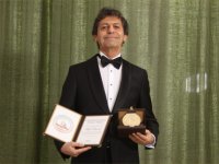 Dünyaca Ünlü Yazar Akif Manaf’a Uluslararası Barış Ödülü