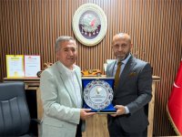 AK Parti Aliağa Teşkilatı'ndan İsa Önal’a Tebrik Ziyareti