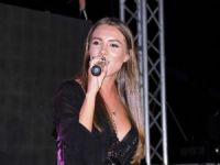 Dünyaca Ünlü Şarkıcı Otilia, Serdar Ortaç’ın Şarkısıyla Coşturdu