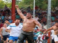 Başpehlivan Kara Ödülünü Demokrasi Şehitlerine Adadı