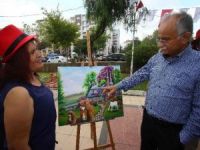 Bayraklı’da Ressam Kursiyerler Sergi Açtı