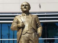 İzmir Barosu’ndan Yeni Ödemiş Adliyesi’ne Atatürk Anıtı