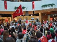 Optimum Zafer Şarkılarıyla Unutulmayacak Bir Bayram Geçirdi