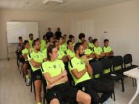 Büyükşehir Belediyesporlu Futbolculara Yeni Kurallar Anlatıldı