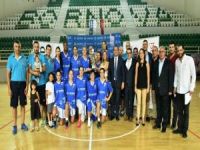 ’Becker Kararver Cup’ta Kupa Bornova Beckerspor’ Un