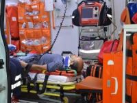 İstiklal Marşı Çalınırken Yol Ortasında Duran Vatandaşa Otomobil Çarptı