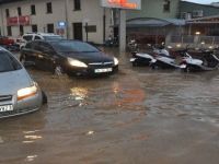 İzmir’i Sağanak Vurdu