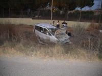 Takla Atan Otomobil Alev Aldı: 3 Yaralı