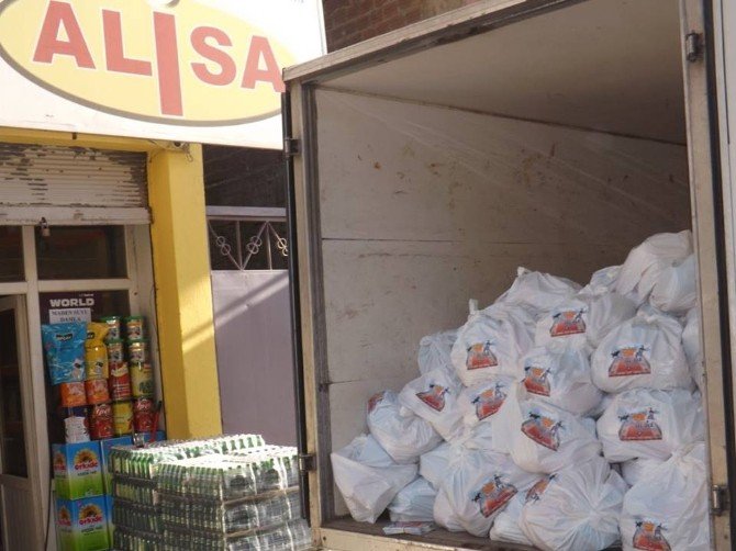 Selendililer Derneği’nden Gıda Paketi Yardımı